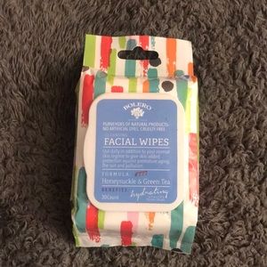 Bolero Honeysuckle & Green Tea facial wipes